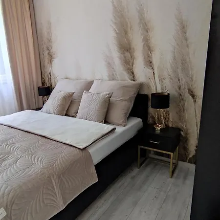 Aparthouse