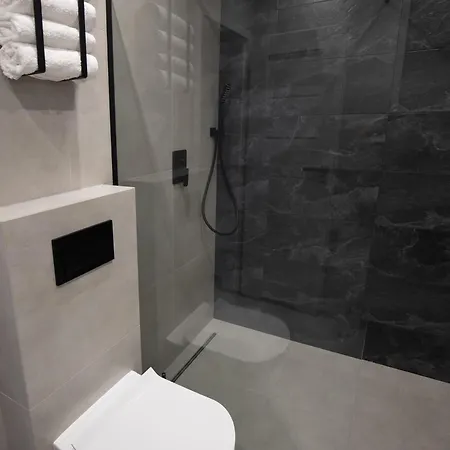 Aparthouse Apartment *