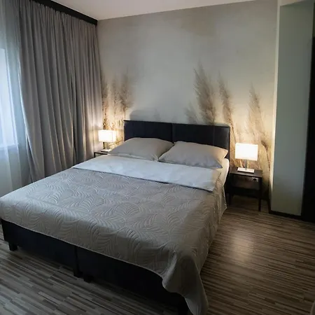Aparthouse *
