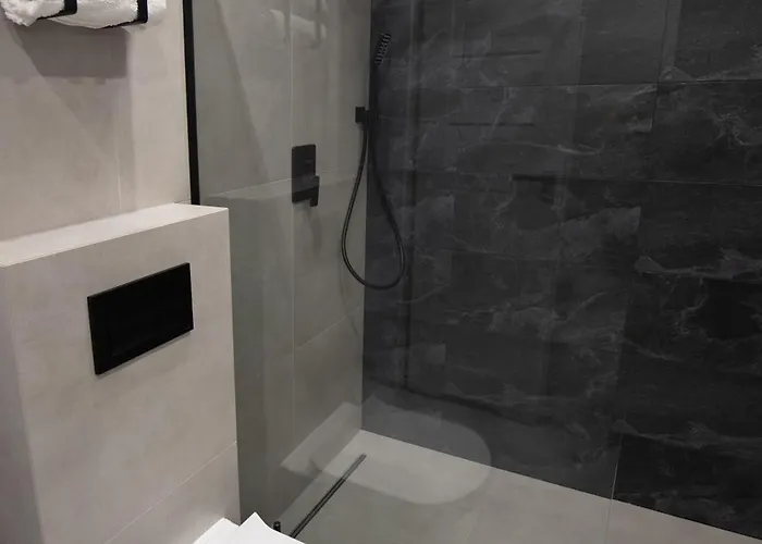 Aparthouse Apartment *